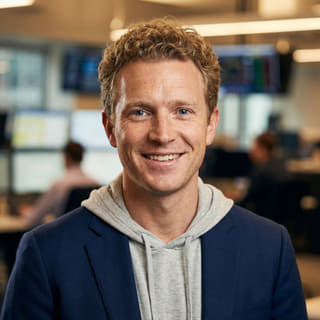 Ryan Brooks, analyste principal en trading chez Aigu Valérance, photo de profil